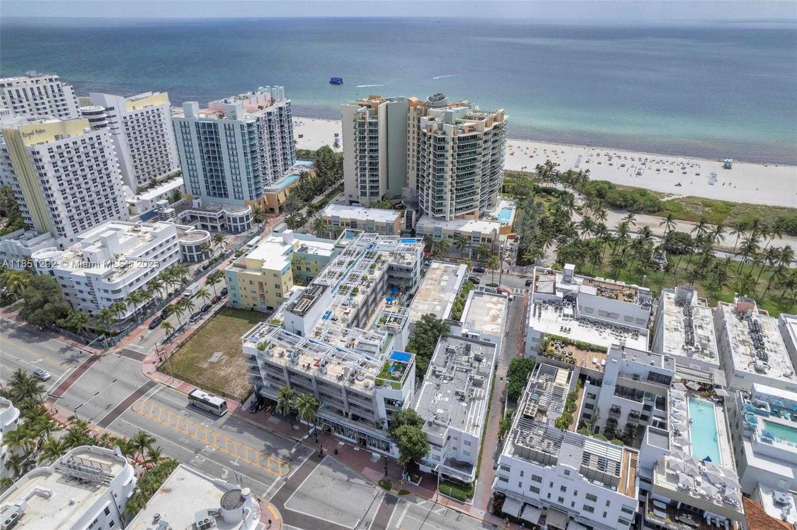Small Image of 1437 COLLINS AVE #PH18, Miami Beach Number 35