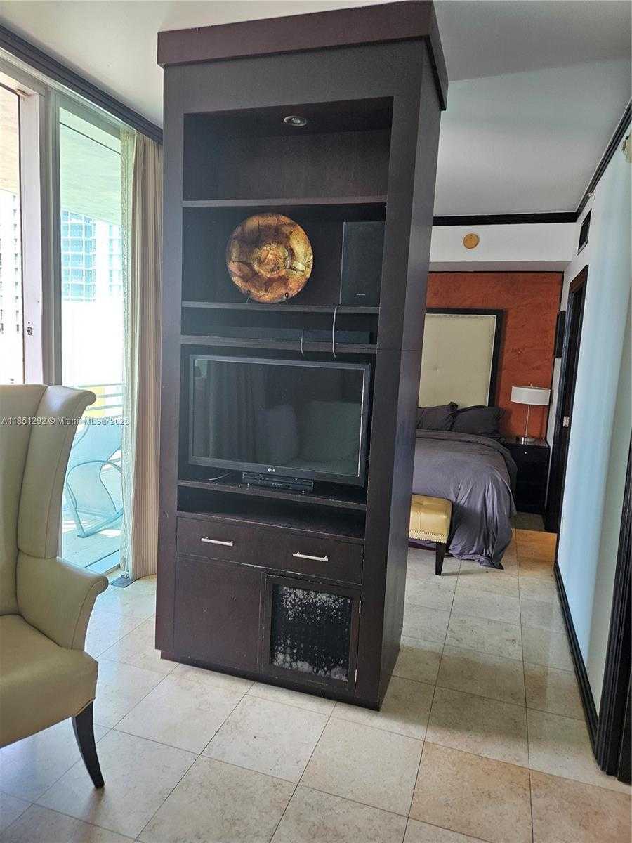 Small Image of 1437 COLLINS AVE #PH18, Miami Beach Number 4