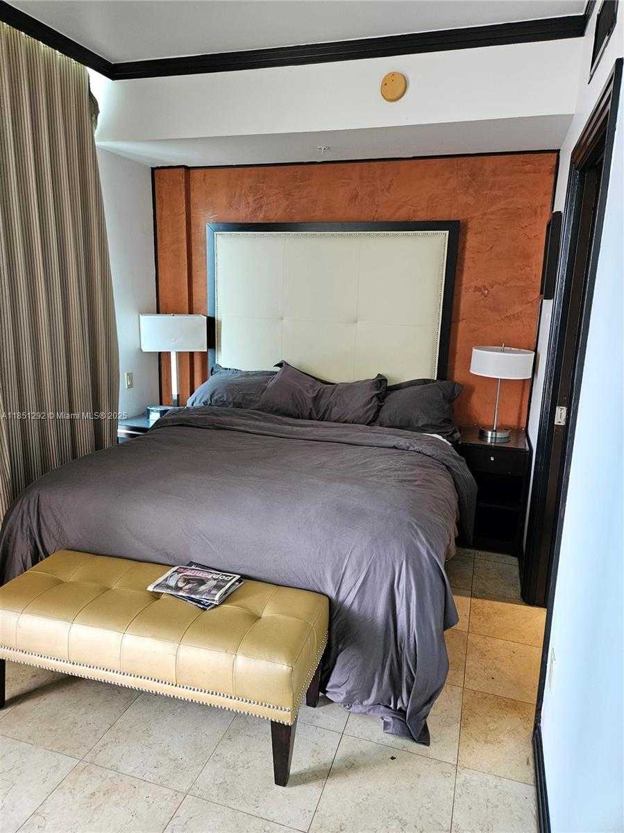 Small Image of 1437 COLLINS AVE #PH18, Miami Beach Number 5