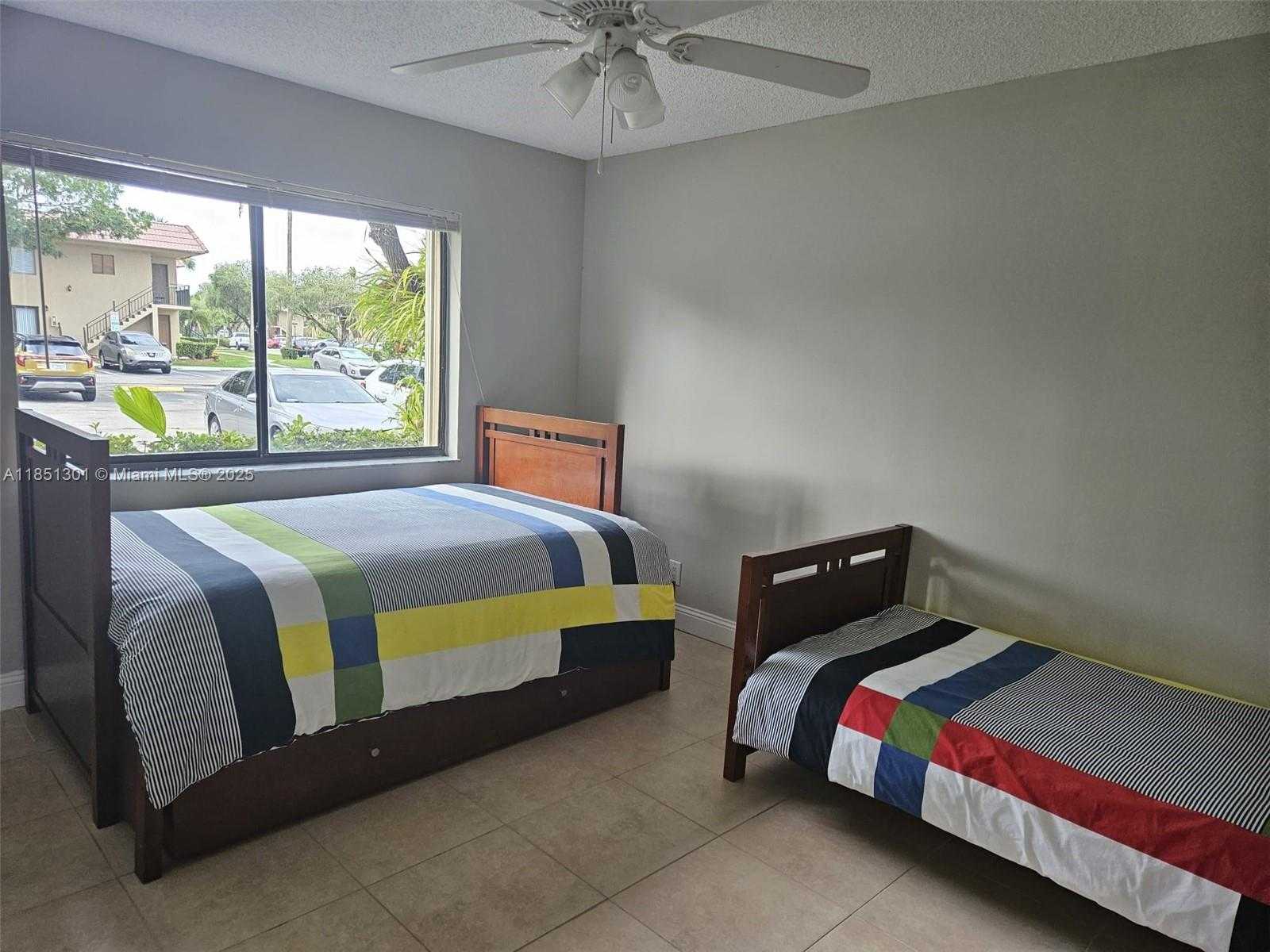 Small Image of 366 LAKEVIEW DR #104, Weston Number 20