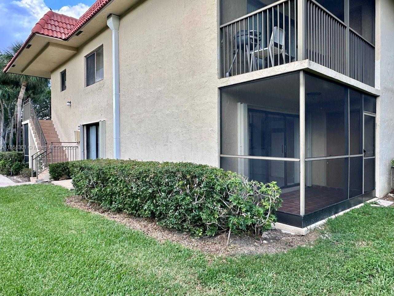 Small Image of 366 LAKEVIEW DR #104, Weston Number 22