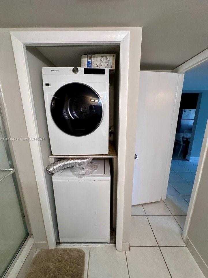 Small Image of 366 LAKEVIEW DR #104, Weston Number 25