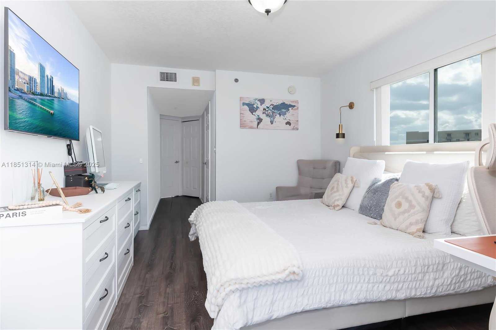 Small Image of 2475 NORTH WEST 16TH ST RD #518, Miami Number 31