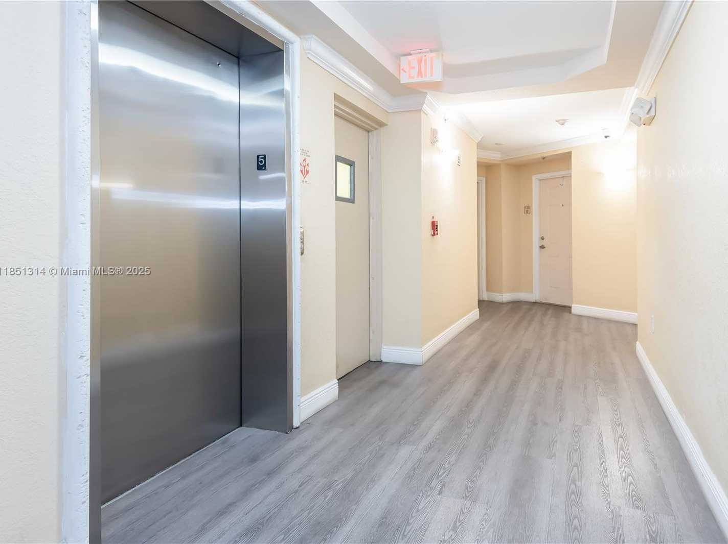 Small Image of 2475 NORTH WEST 16TH ST RD #518, Miami Number 4