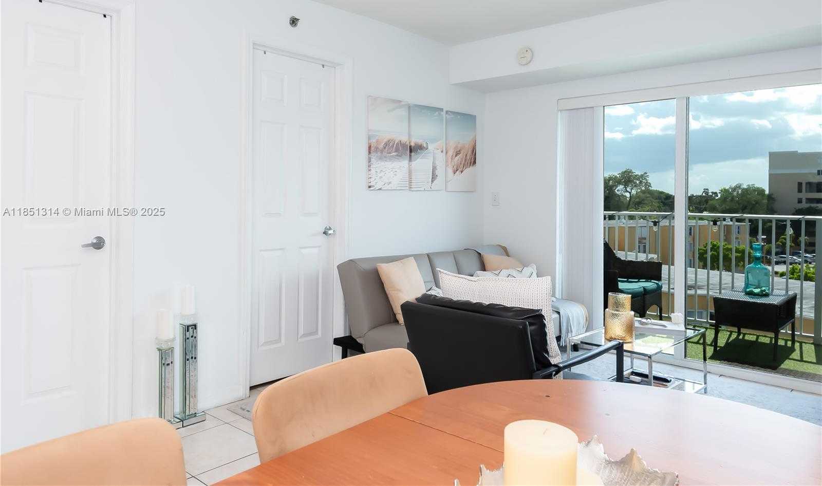 Small Image of 2475 NORTH WEST 16TH ST RD #518, Miami Number 8