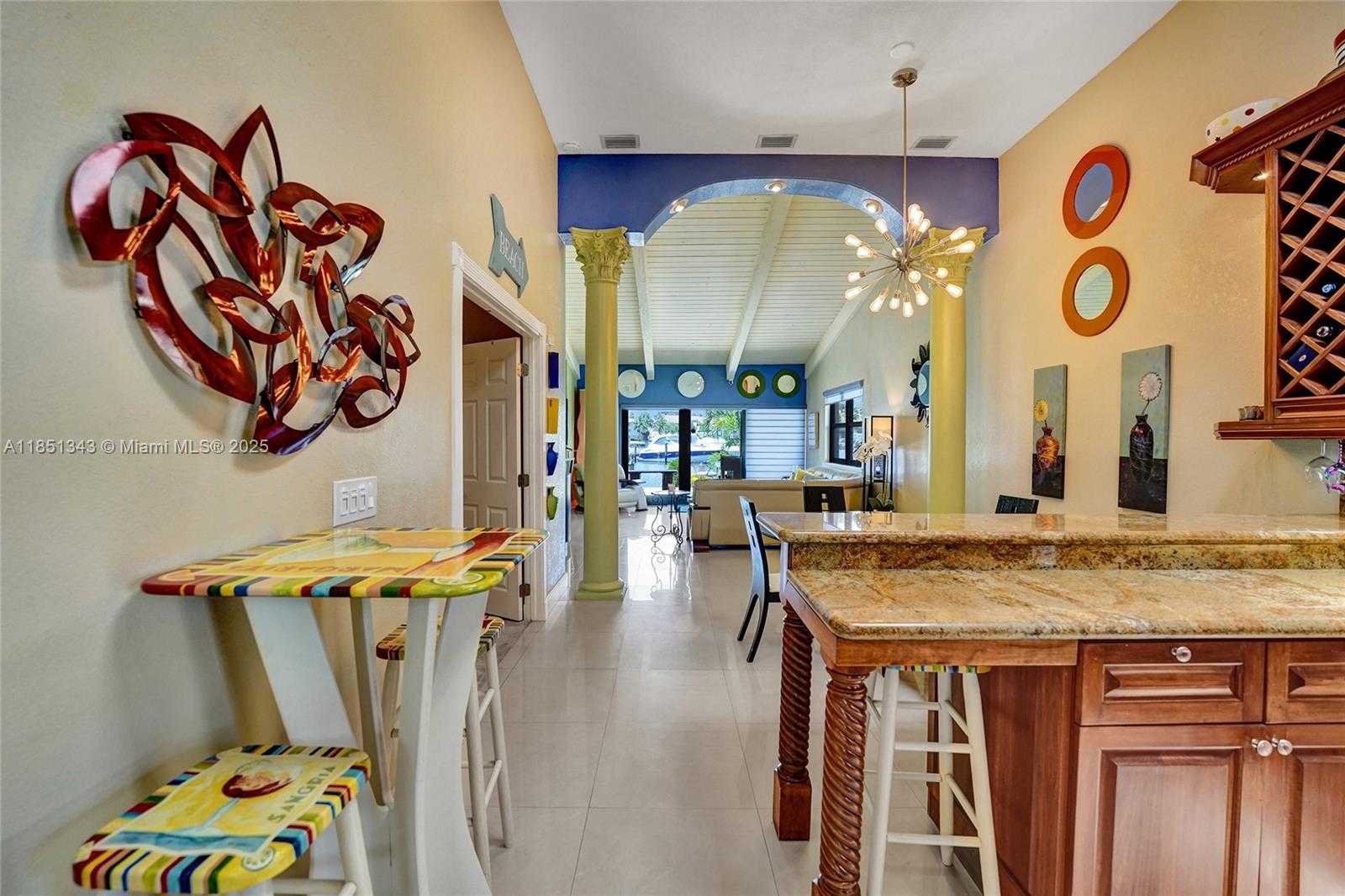 Small Image of 2649 SOUTH PARKVIEW DR, Hallandale Beach Number 14