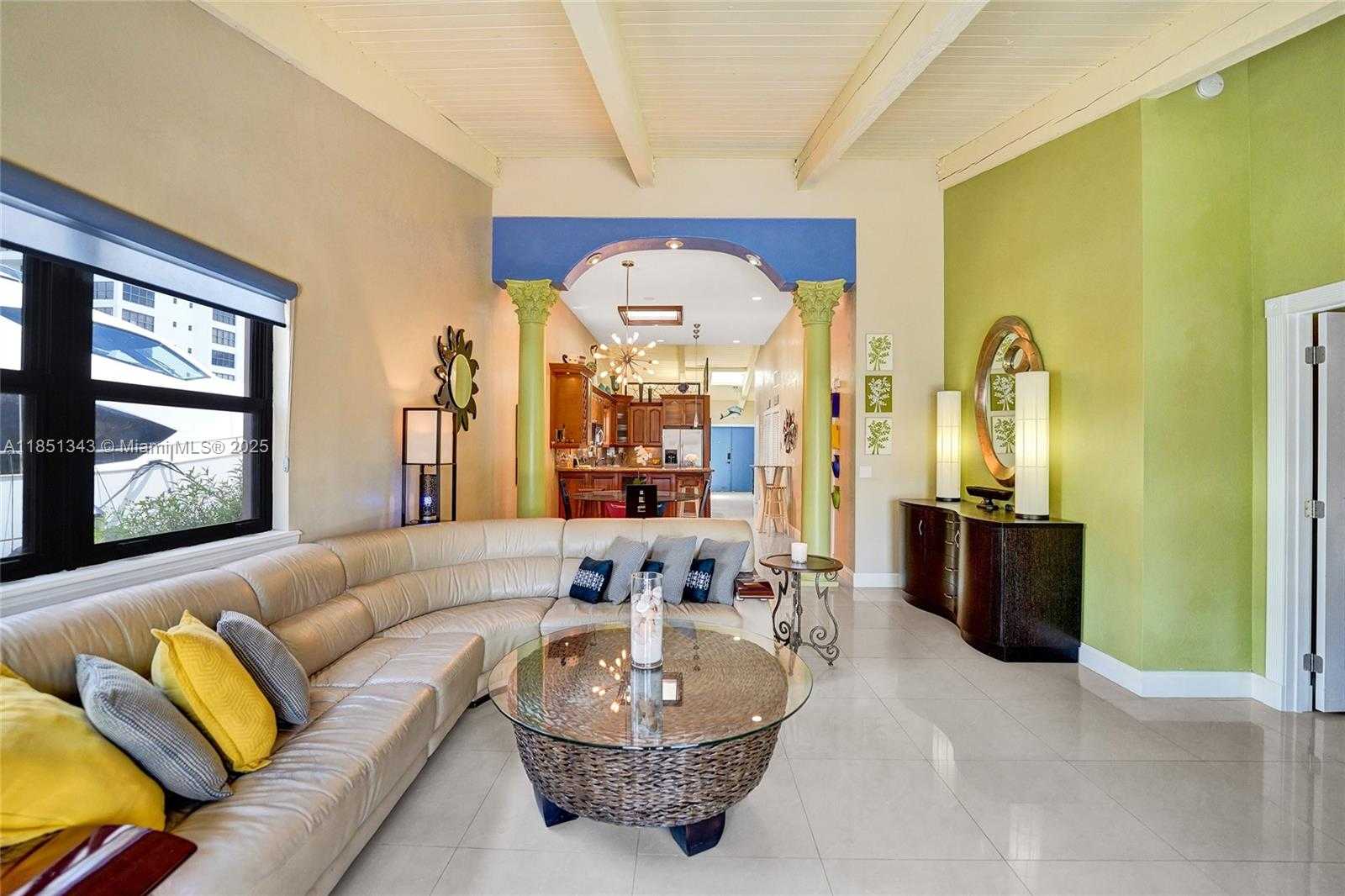 Small Image of 2649 SOUTH PARKVIEW DR, Hallandale Beach Number 17