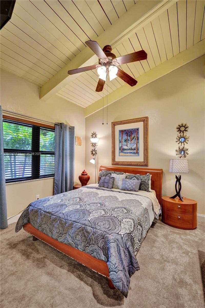 Small Image of 2649 SOUTH PARKVIEW DR, Hallandale Beach Number 21