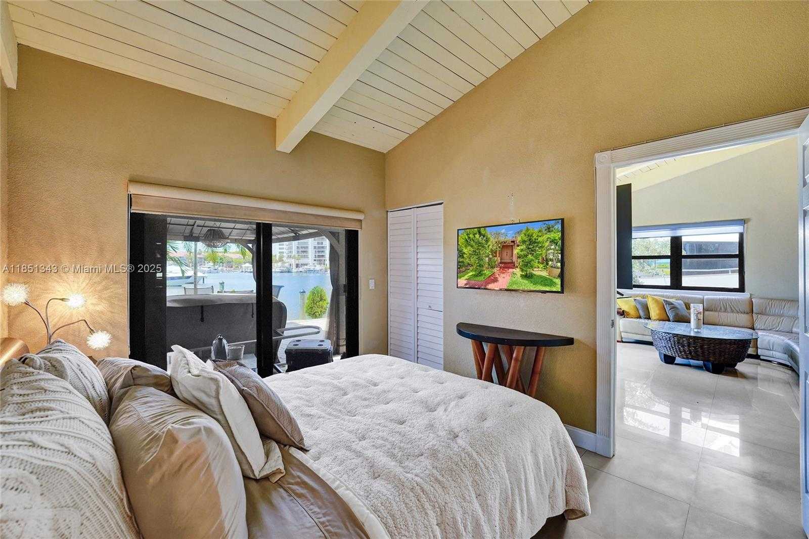 Small Image of 2649 SOUTH PARKVIEW DR, Hallandale Beach Number 25