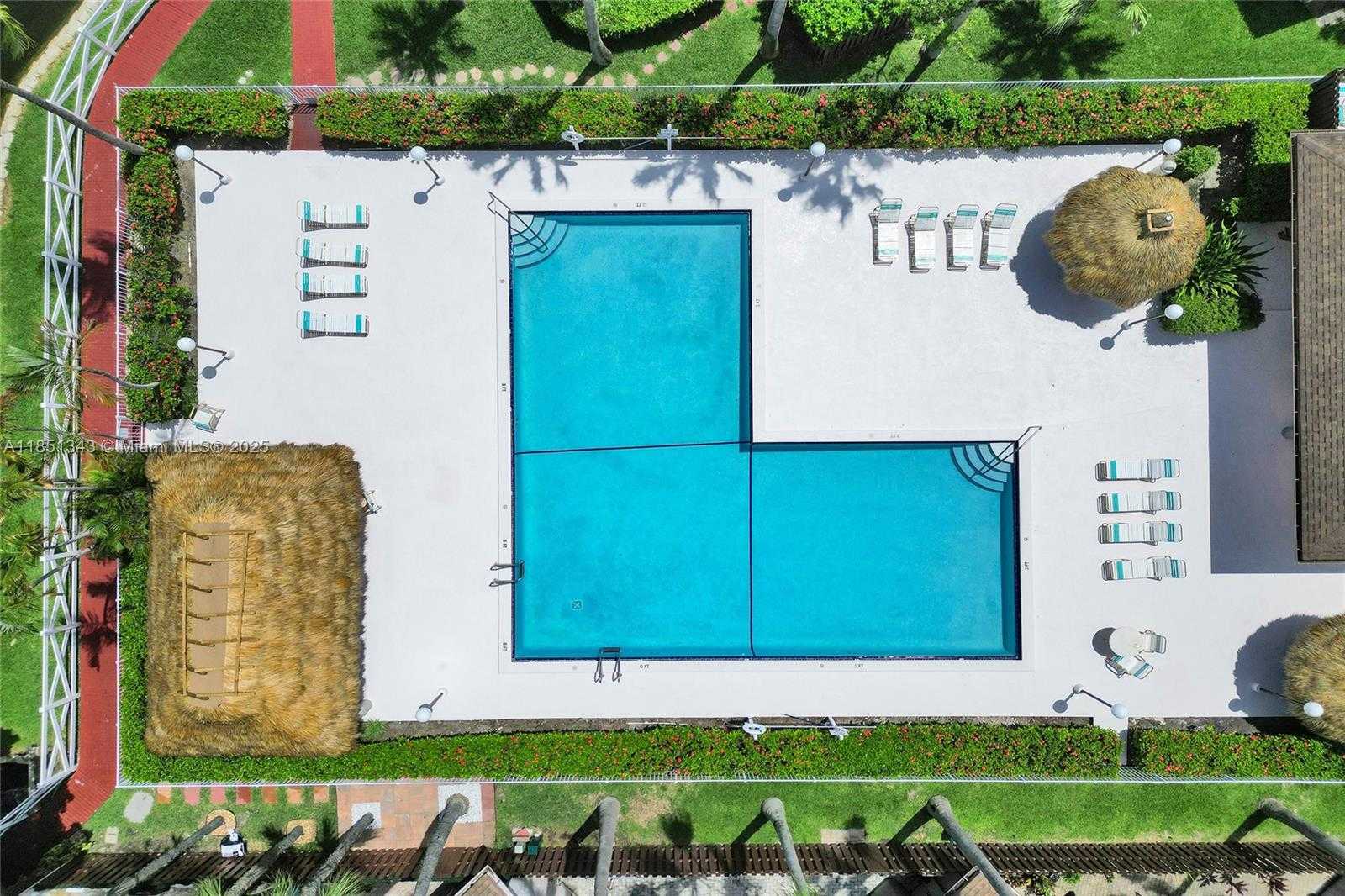 Small Image of 2649 SOUTH PARKVIEW DR, Hallandale Beach Number 48