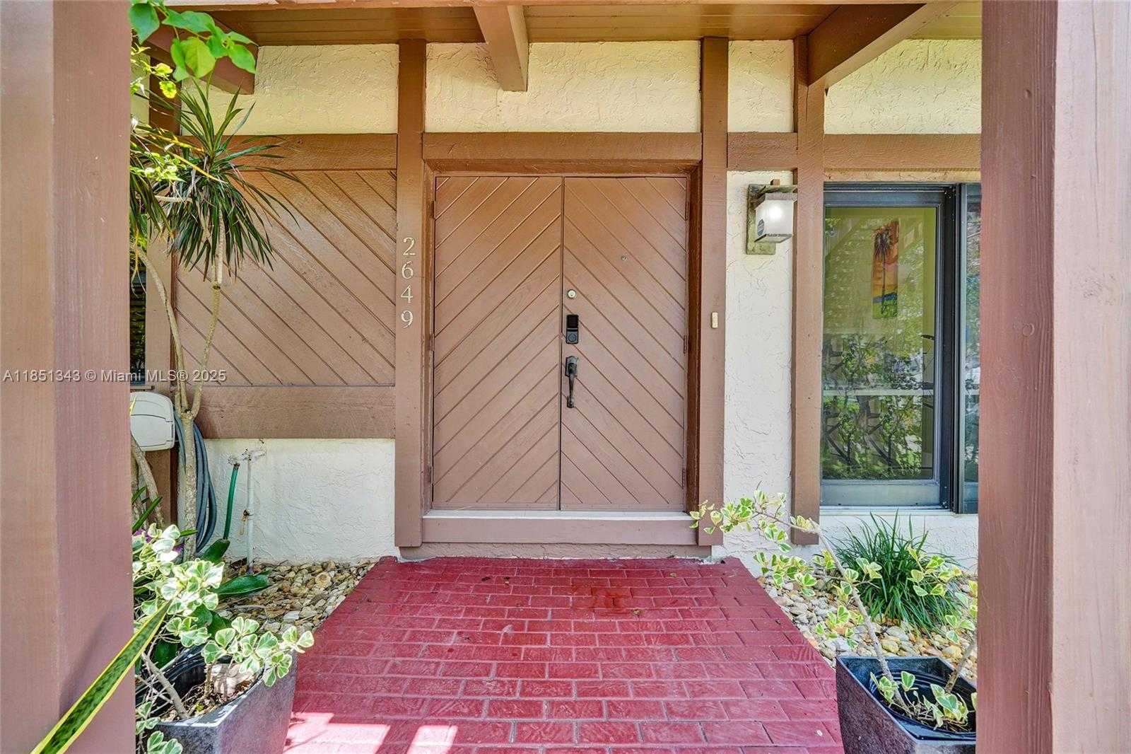 Small Image of 2649 SOUTH PARKVIEW DR, Hallandale Beach Number 5