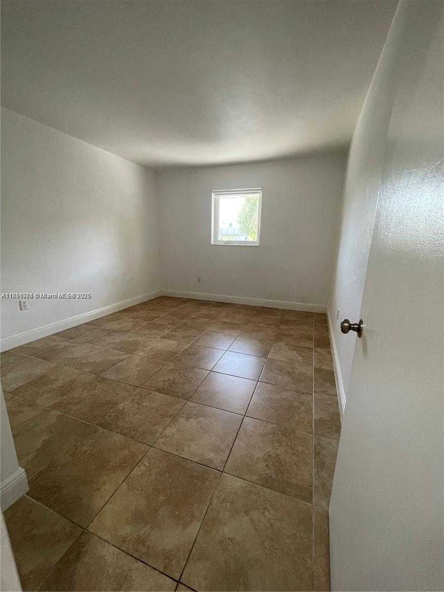 Small Image of 8607 SOUTH WEST 68TH CT #26, Pinecrest Number 12