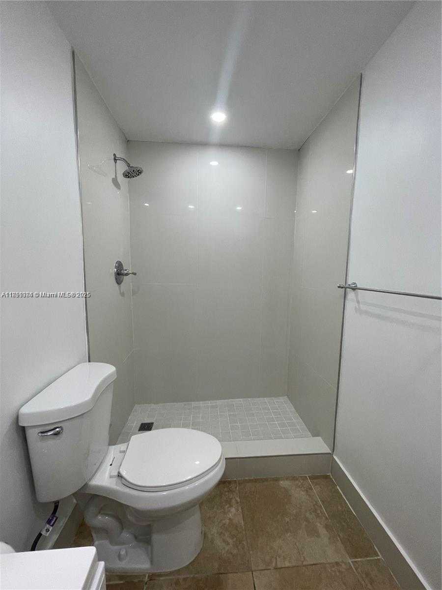 Small Image of 8607 SOUTH WEST 68TH CT #26, Pinecrest Number 17