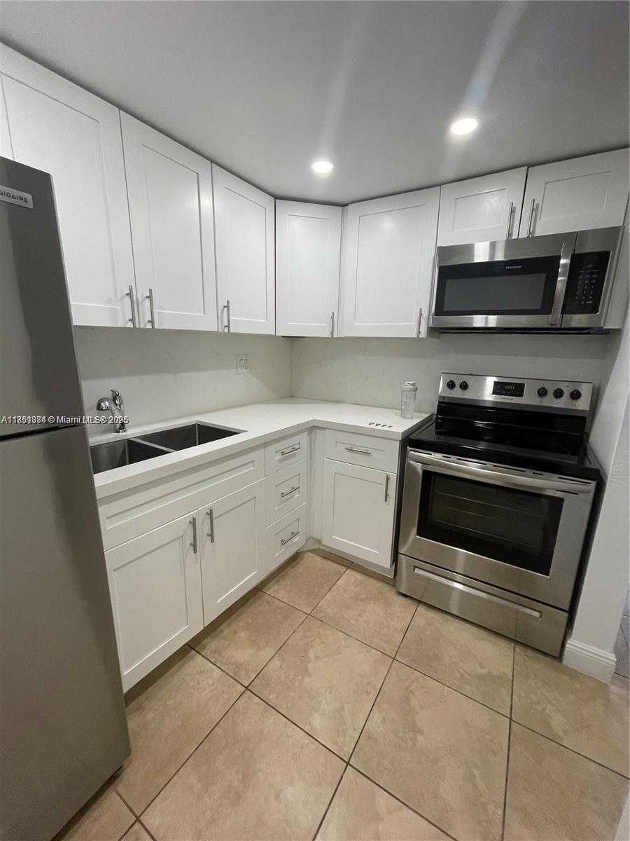 Small Image of 8607 SOUTH WEST 68TH CT #26, Pinecrest Number 5