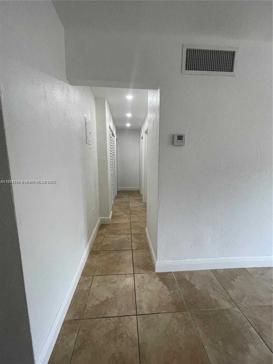 Small Image of 8607 SOUTH WEST 68TH CT #26, Pinecrest Number 9