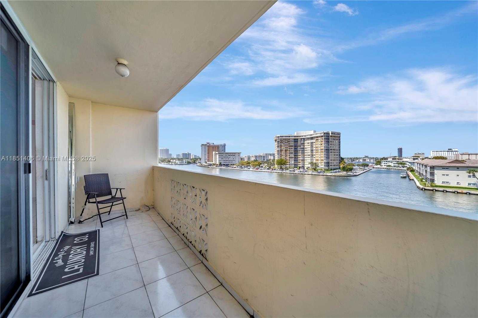 Small Image of 1833 SOUTH OCEAN DR #511, Hallandale Beach Number 14