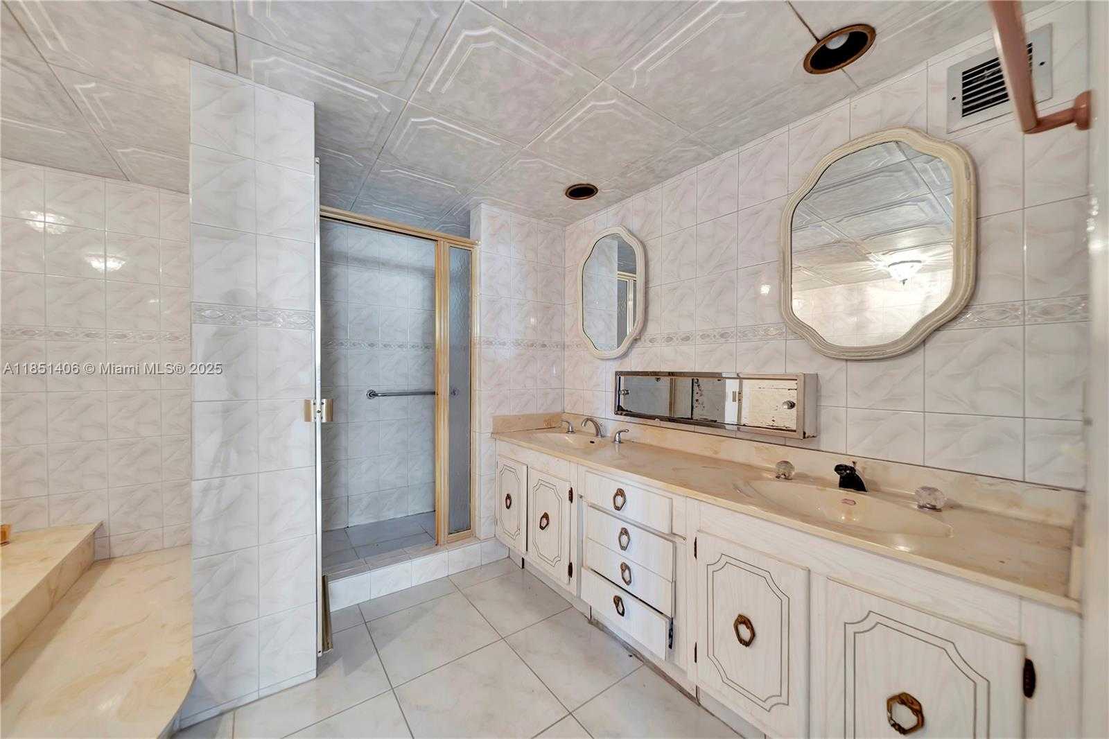 Small Image of 1833 SOUTH OCEAN DR #511, Hallandale Beach Number 18