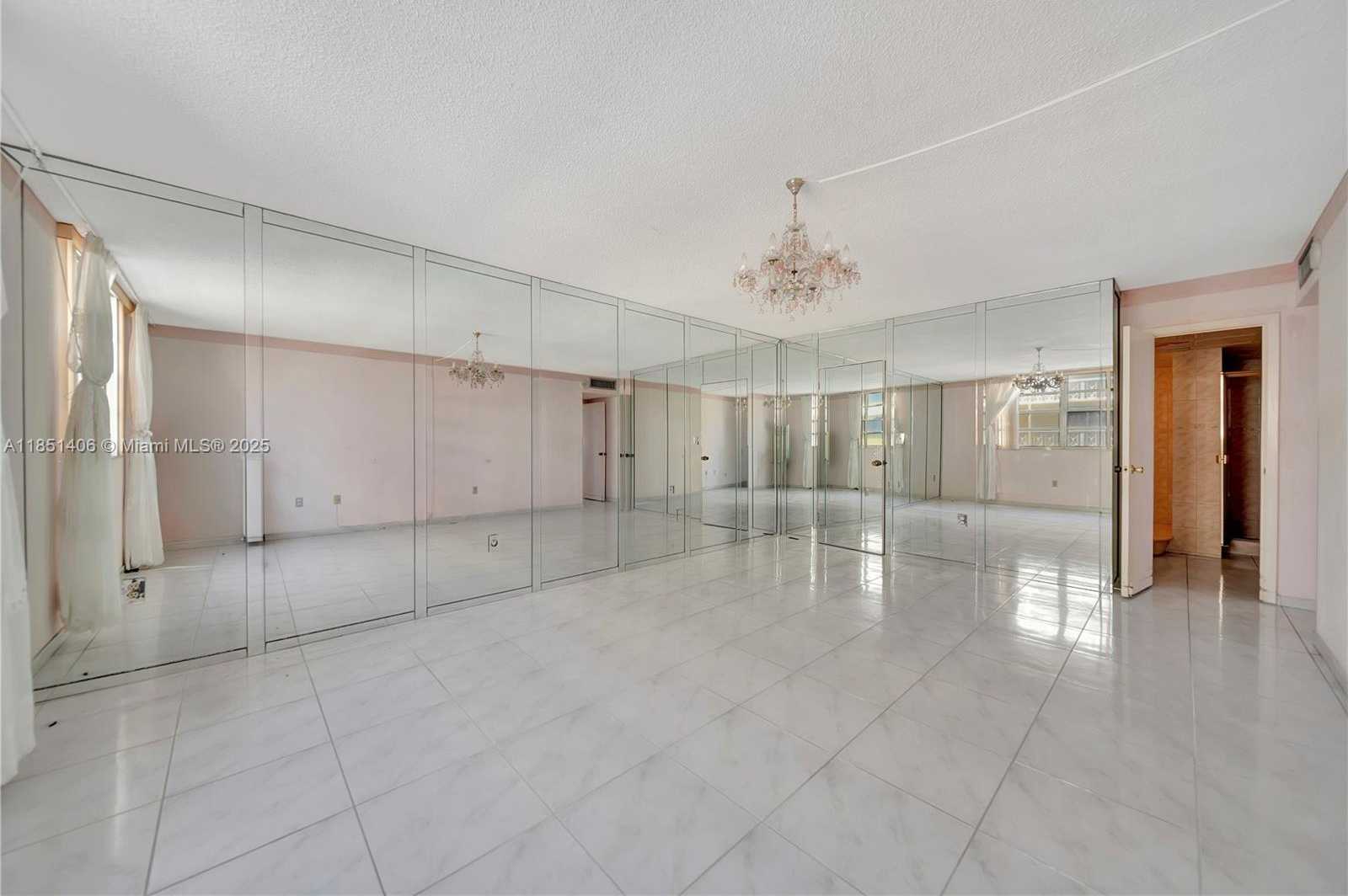 Small Image of 1833 SOUTH OCEAN DR #511, Hallandale Beach Number 20