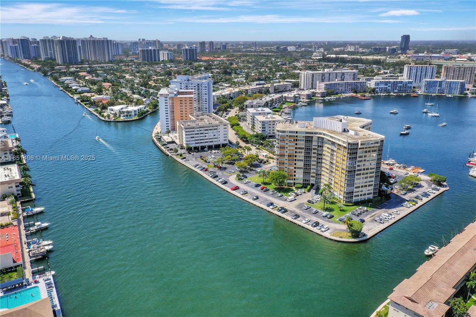 Small Image of 1833 SOUTH OCEAN DR #511, Hallandale Beach Number 23