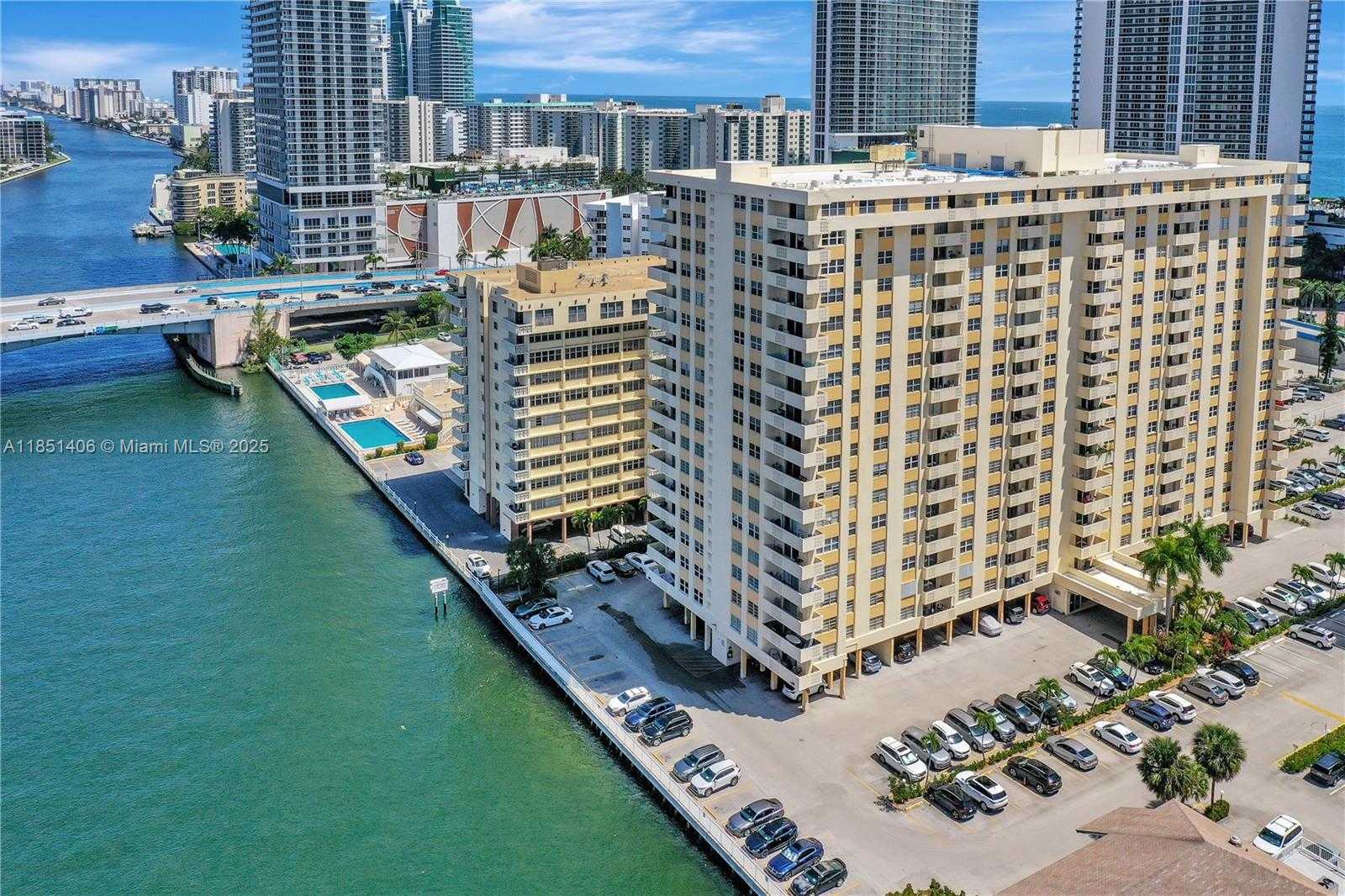 Small Image of 1833 SOUTH OCEAN DR #511, Hallandale Beach Number 26