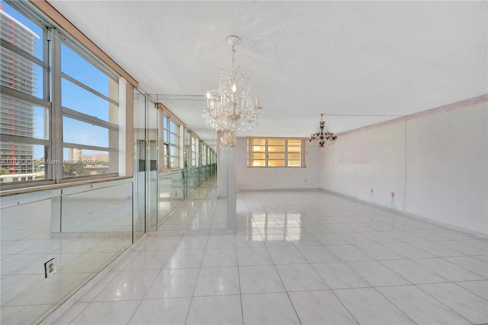 Small Image of 1833 SOUTH OCEAN DR #511, Hallandale Beach Number 5