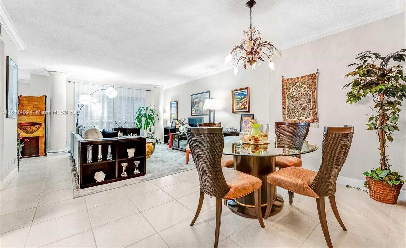 Small Image of 4330 HILLCREST DR #516, Hollywood Number 12