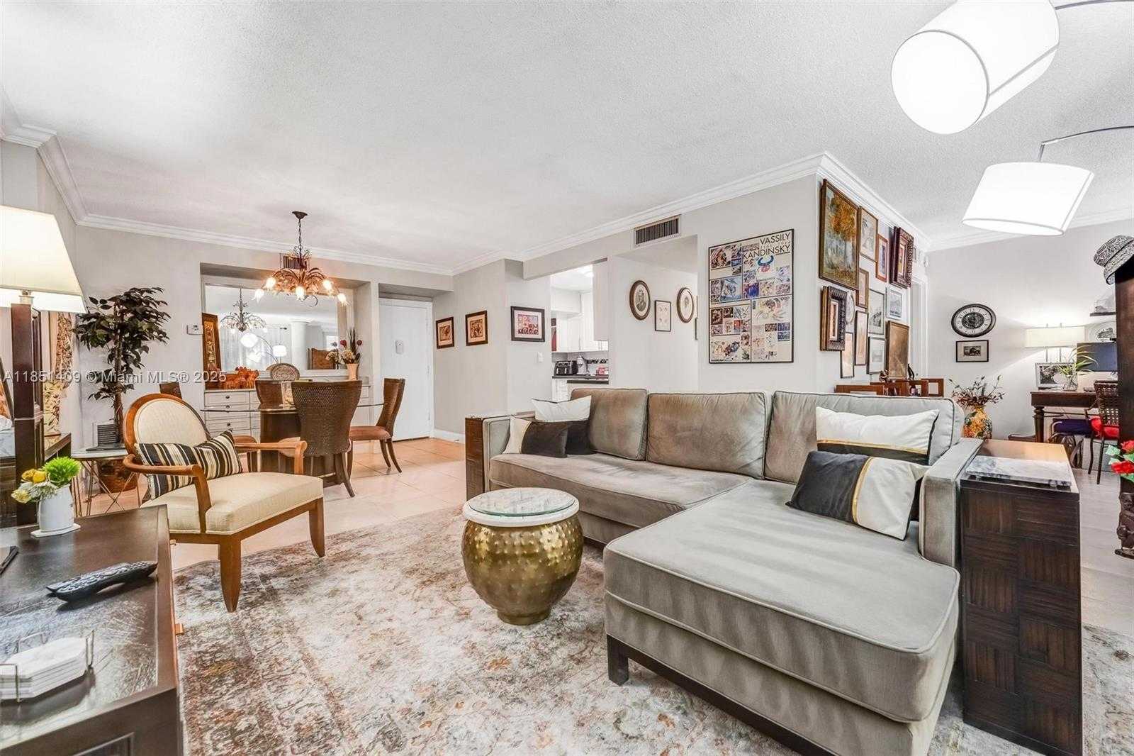 Small Image of 4330 HILLCREST DR #516, Hollywood Number 2
