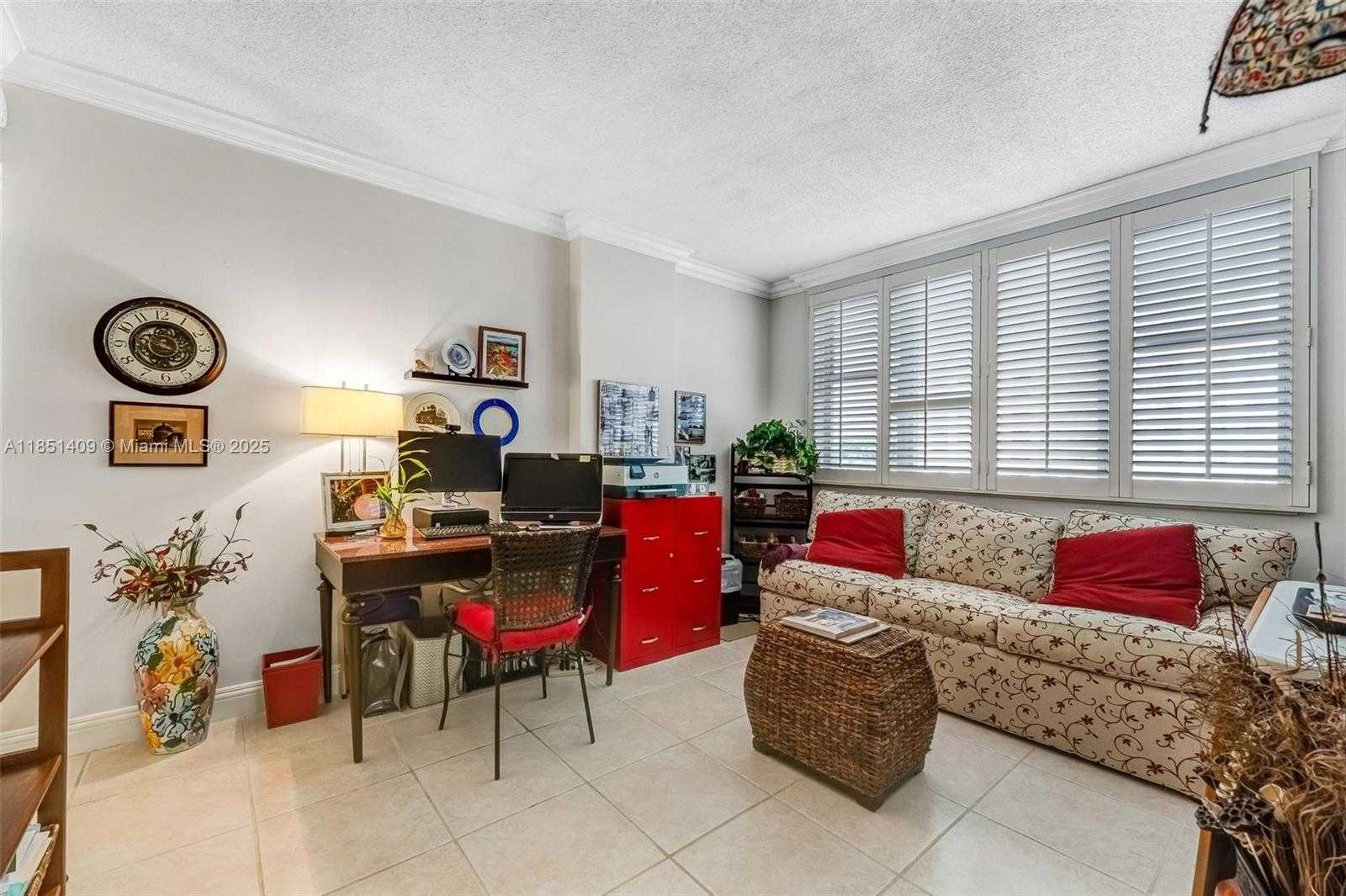 Small Image of 4330 HILLCREST DR #516, Hollywood Number 21