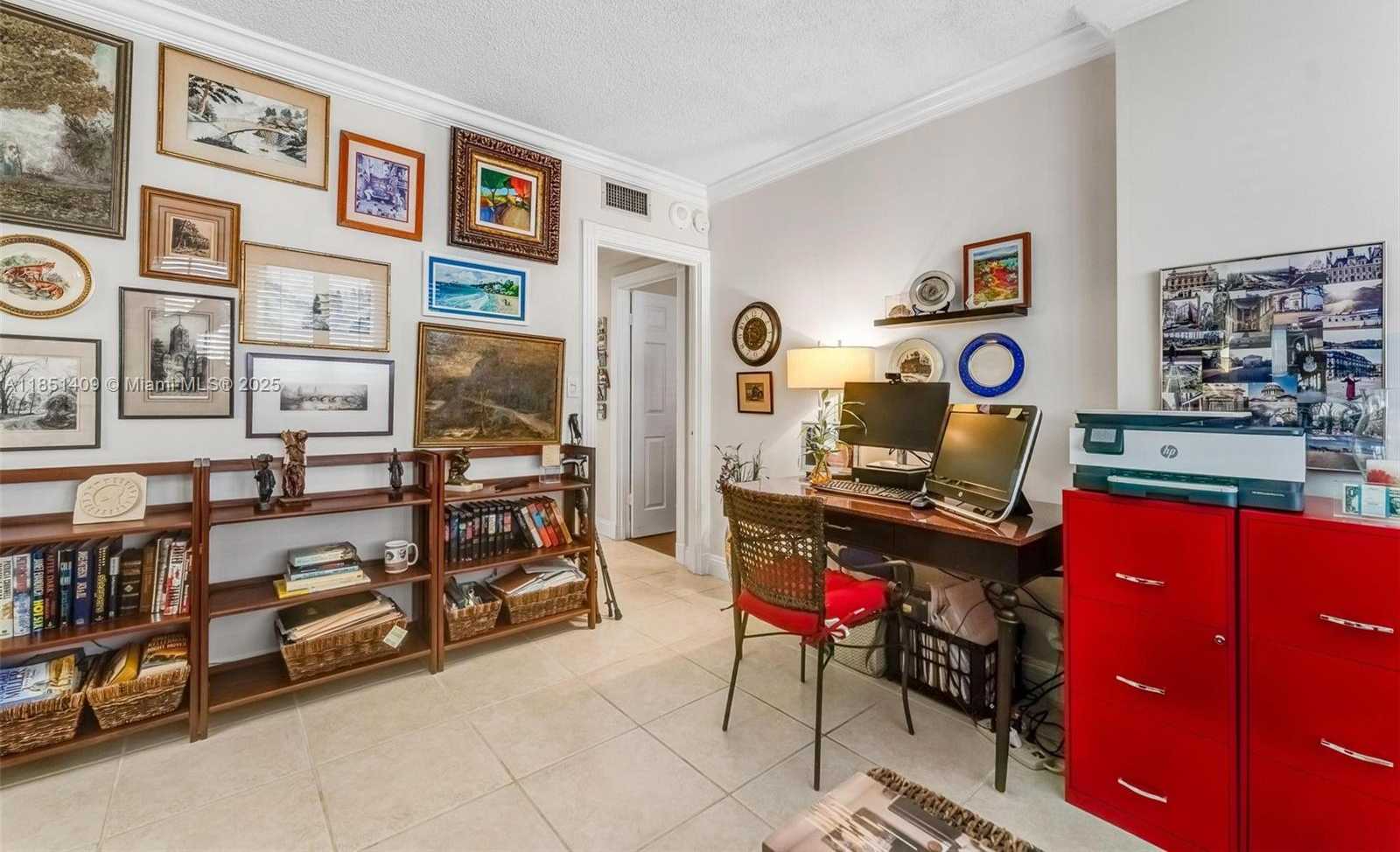 Small Image of 4330 HILLCREST DR #516, Hollywood Number 22