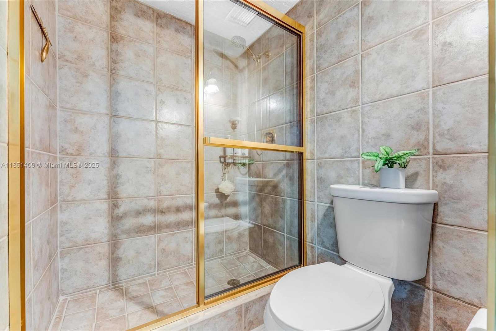 Small Image of 4330 HILLCREST DR #516, Hollywood Number 26