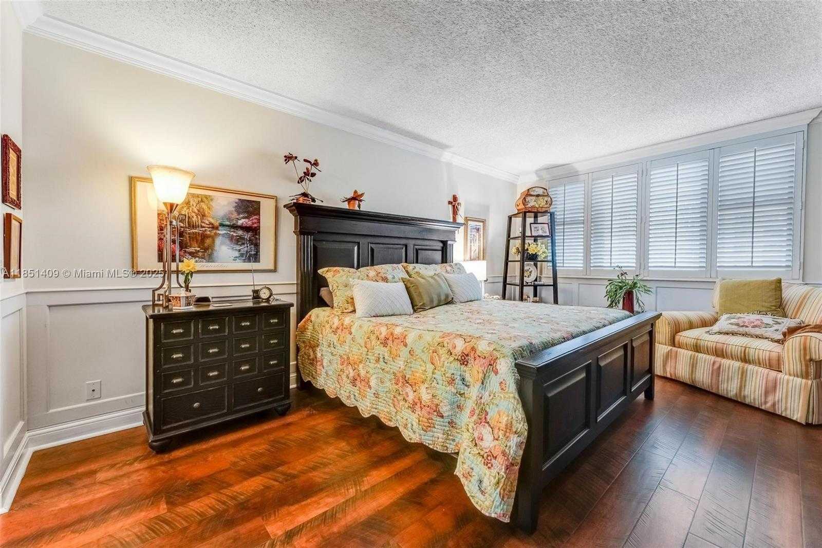 Small Image of 4330 HILLCREST DR #516, Hollywood Number 27