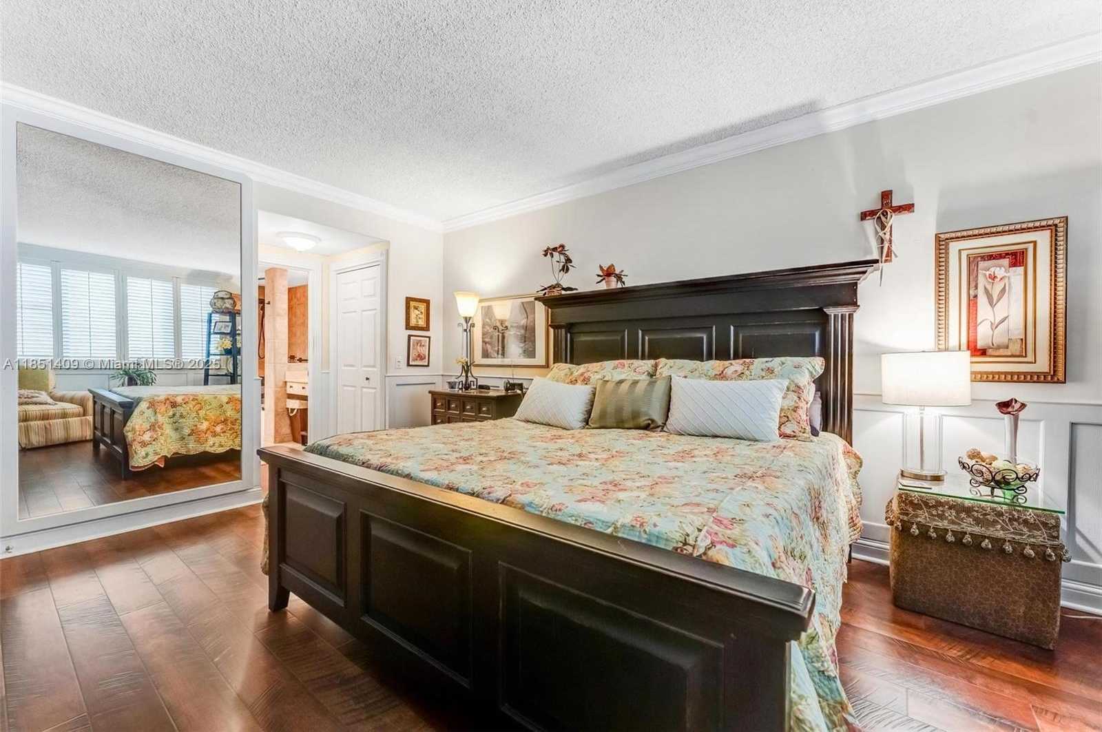 Small Image of 4330 HILLCREST DR #516, Hollywood Number 28