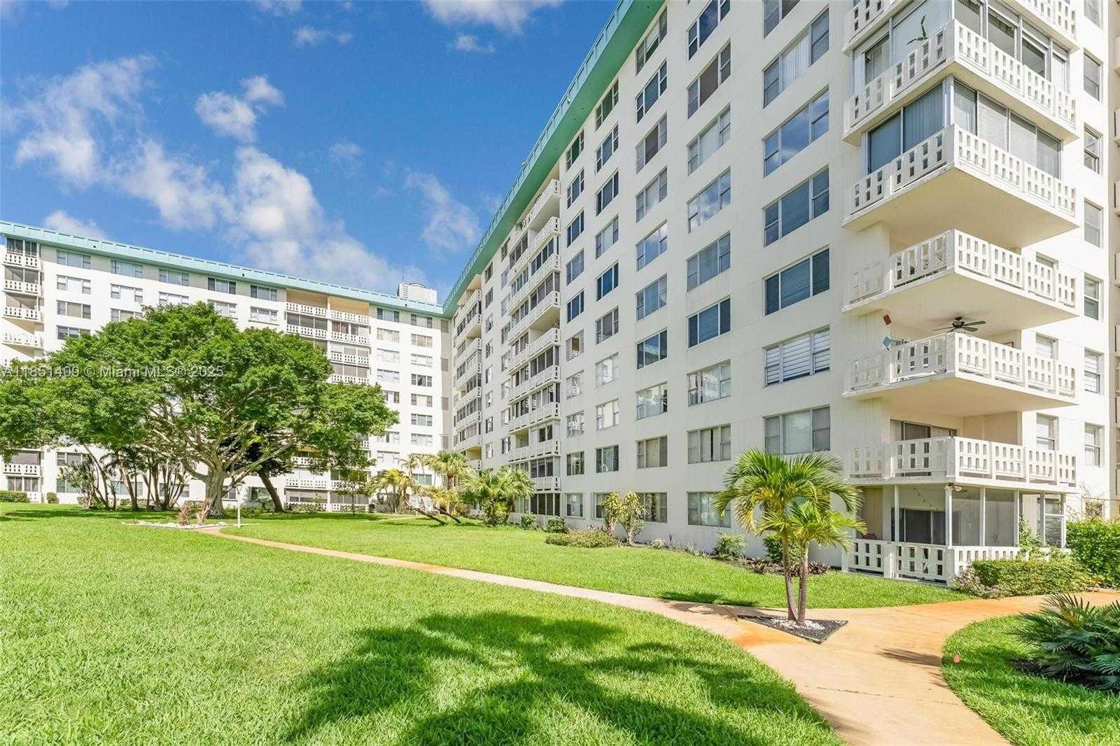 Small Image of 4330 HILLCREST DR #516, Hollywood Number 6