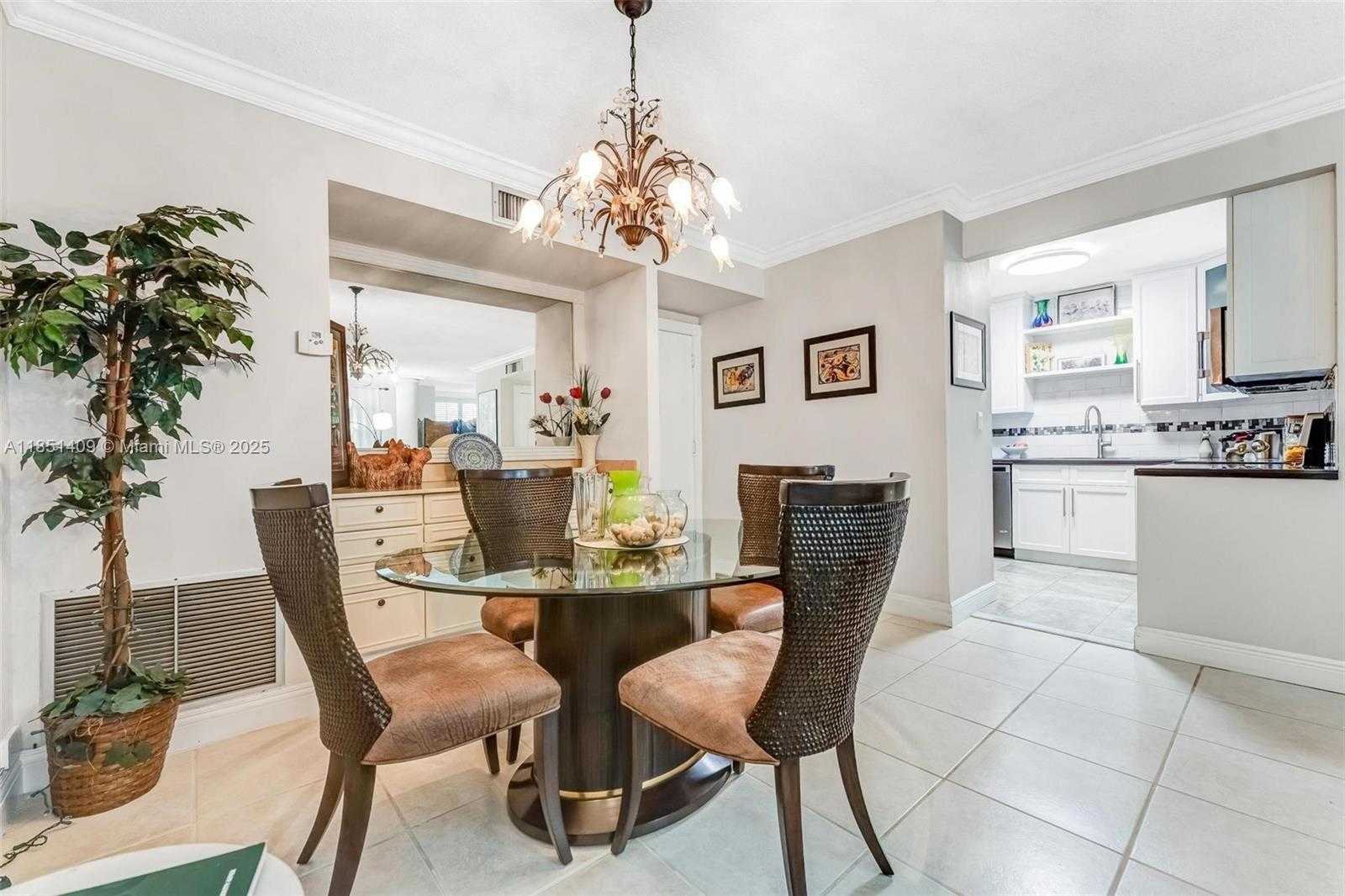 Small Image of 4330 HILLCREST DR #516, Hollywood Number 7