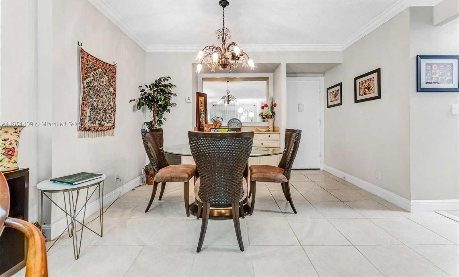 Small Image of 4330 HILLCREST DR #516, Hollywood Number 8