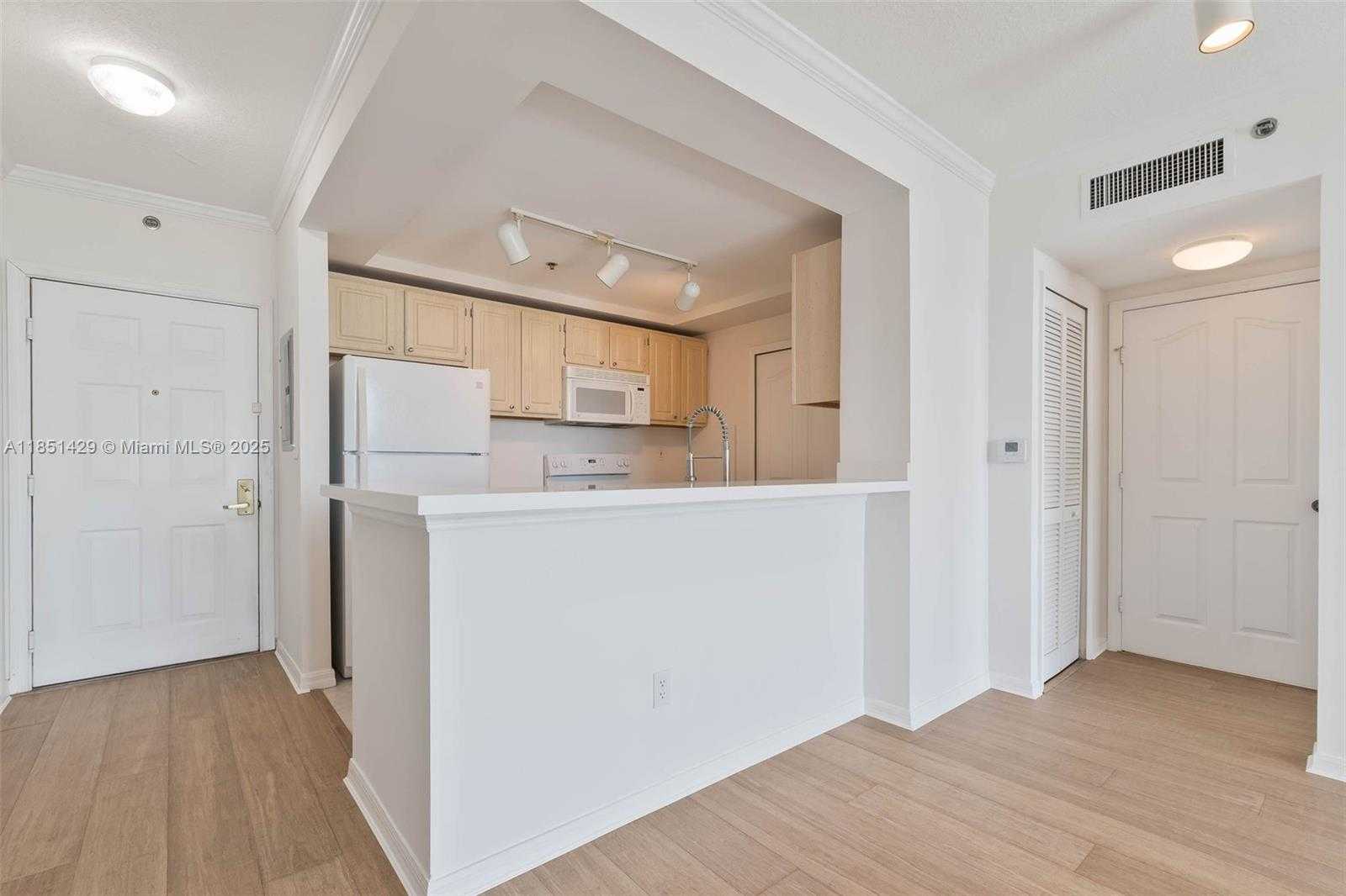 Small Image of 2665 SOUTH WEST 37TH AVE #1508, Miami Number 4