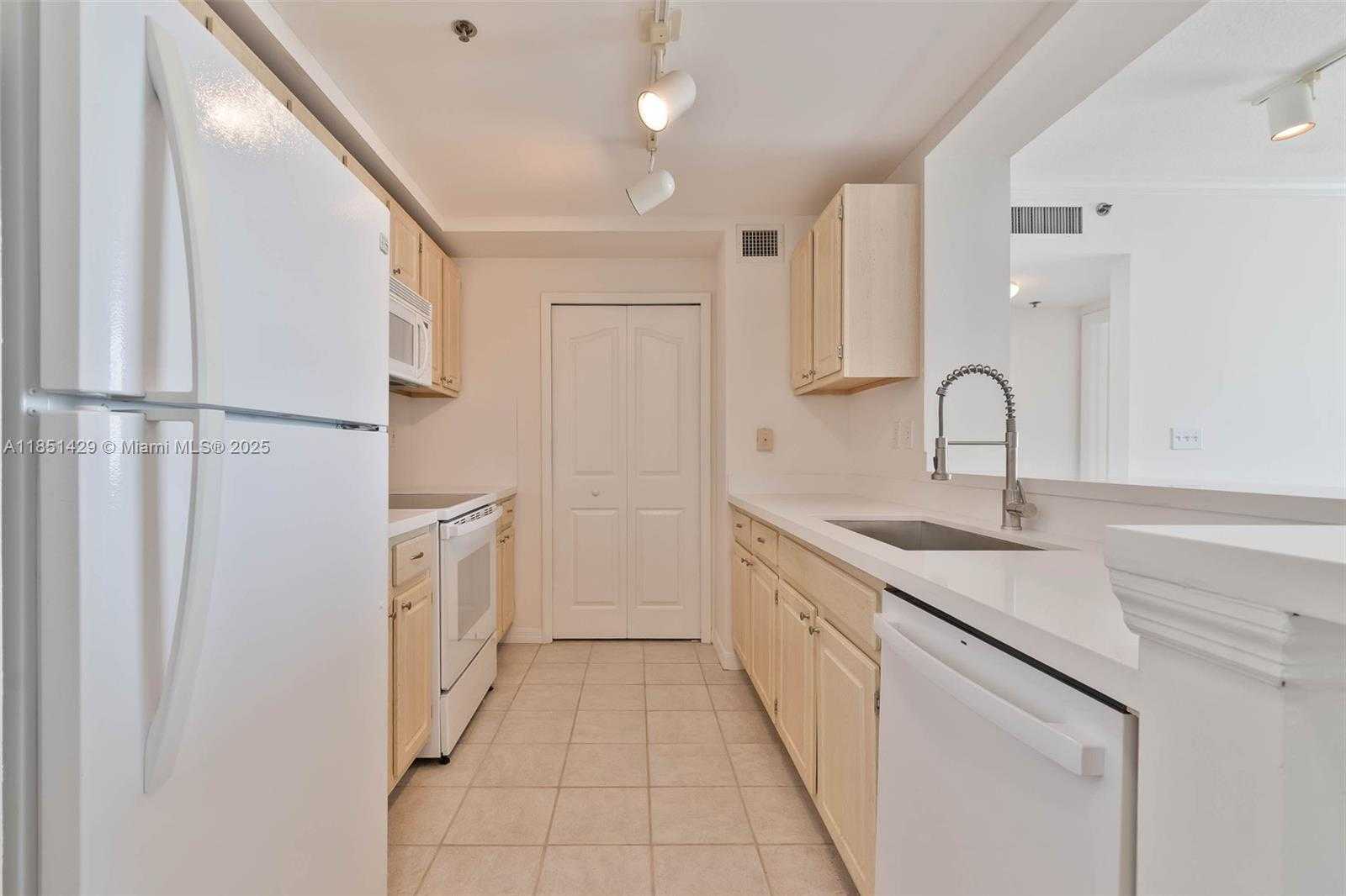 Small Image of 2665 SOUTH WEST 37TH AVE #1508, Miami Number 5