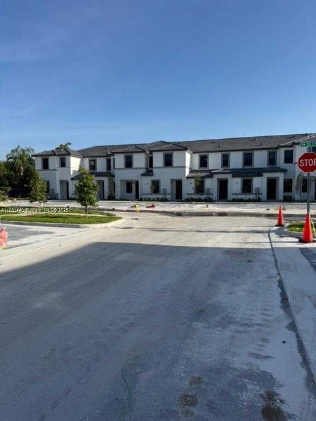 Small Image of 1037 NORTH WEST 1, Florida City Number 4