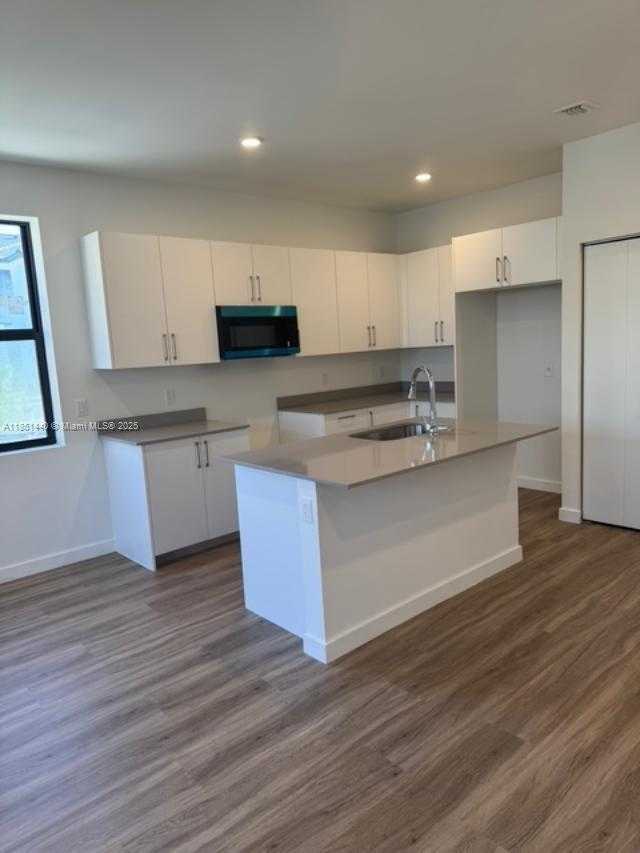 Small Image of 1037 NORTH WEST 1, Florida City Number 5