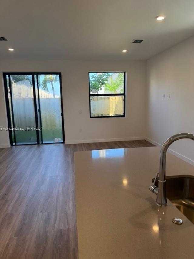 Small Image of 1037 NORTH WEST 1, Florida City Number 6