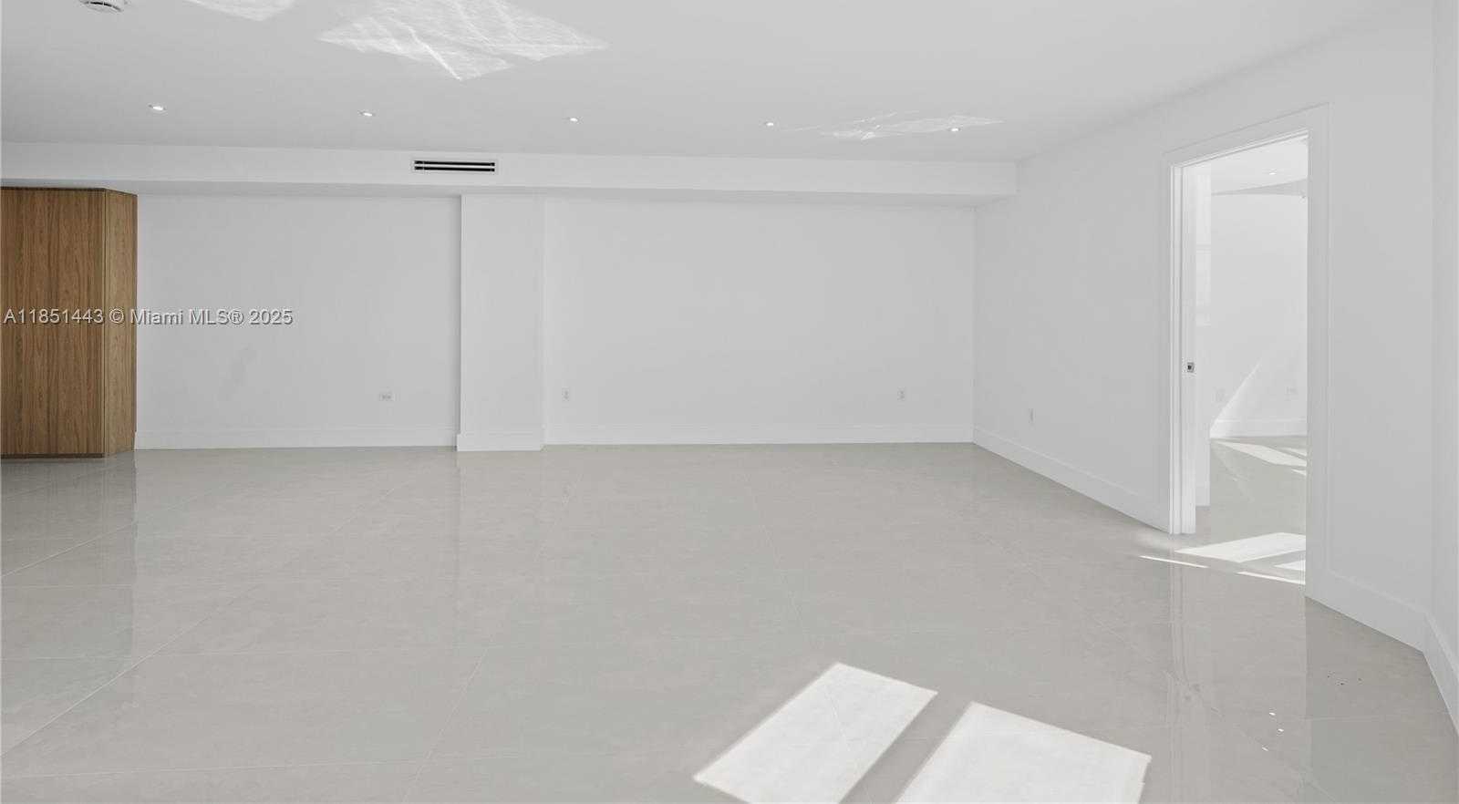 Small Image of 999 BRICKELL BAY DR #904, Miami Number 10