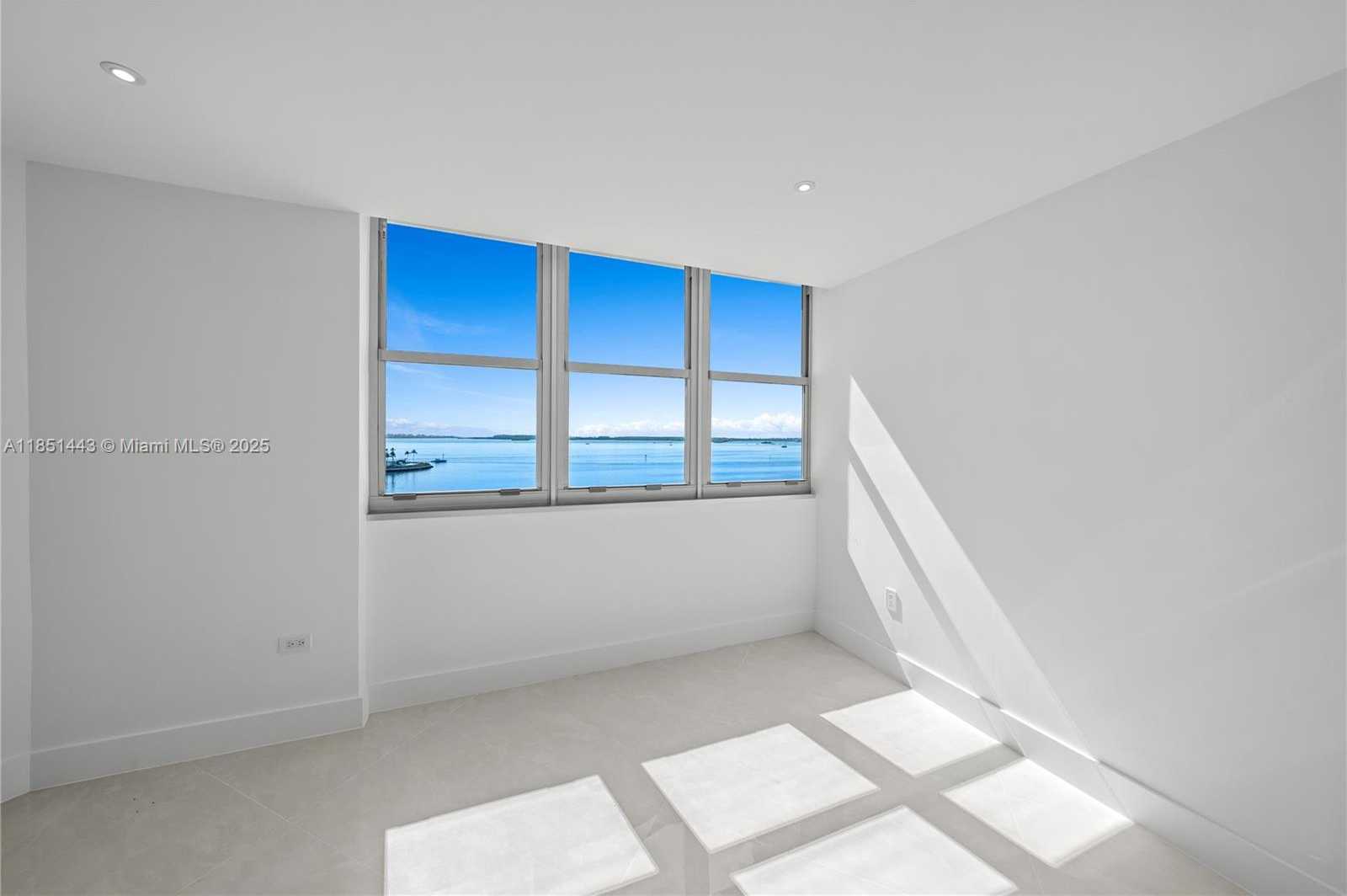 Small Image of 999 BRICKELL BAY DR #904, Miami Number 12