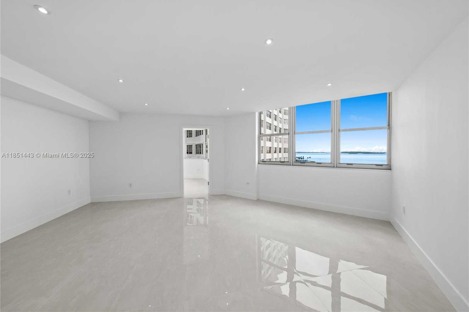 Small Image of 999 BRICKELL BAY DR #904, Miami Number 13