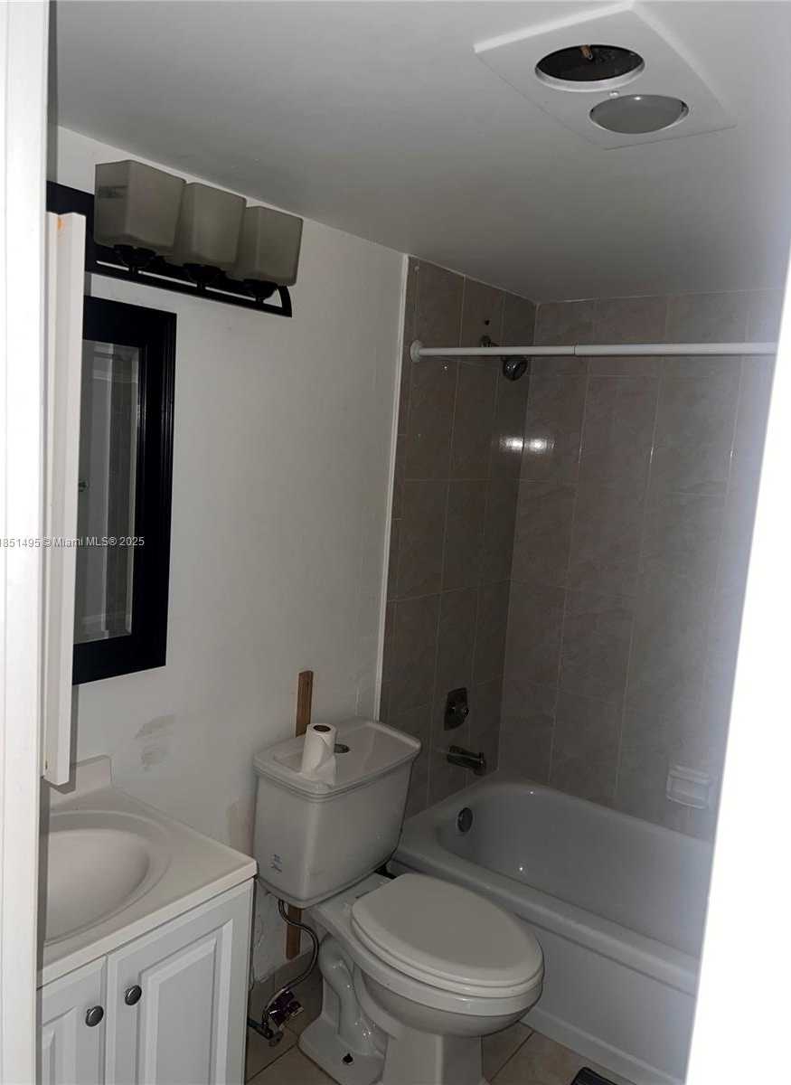 Small Image of 186 VENTNOR L #186, Deerfield Beach Number 12