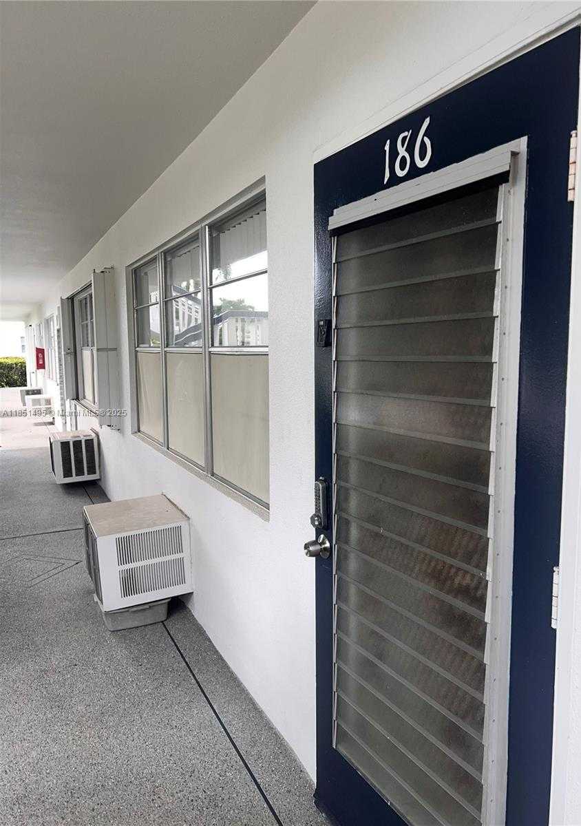 Small Image of 186 VENTNOR L #186, Deerfield Beach Number 3