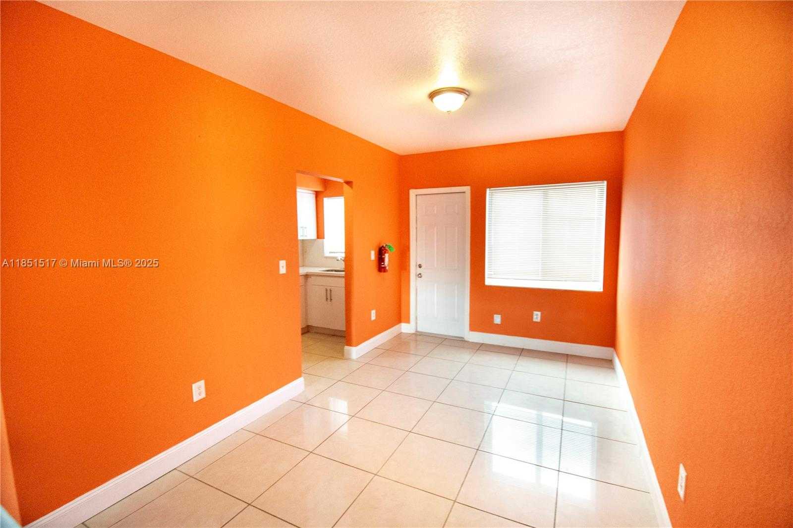 Small Image of Miami Number 18