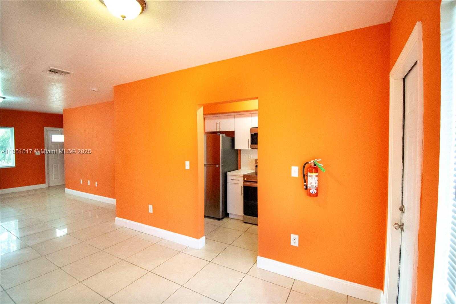 Small Image of Miami Number 21