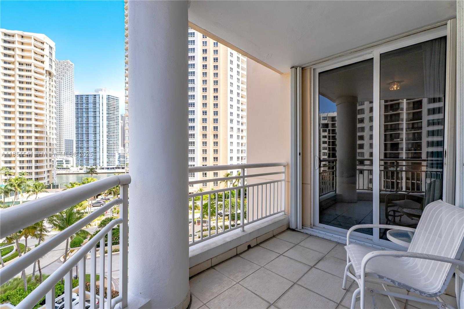 Small Image of 808 BRICKELL KEY DR #1008, Miami Number 20