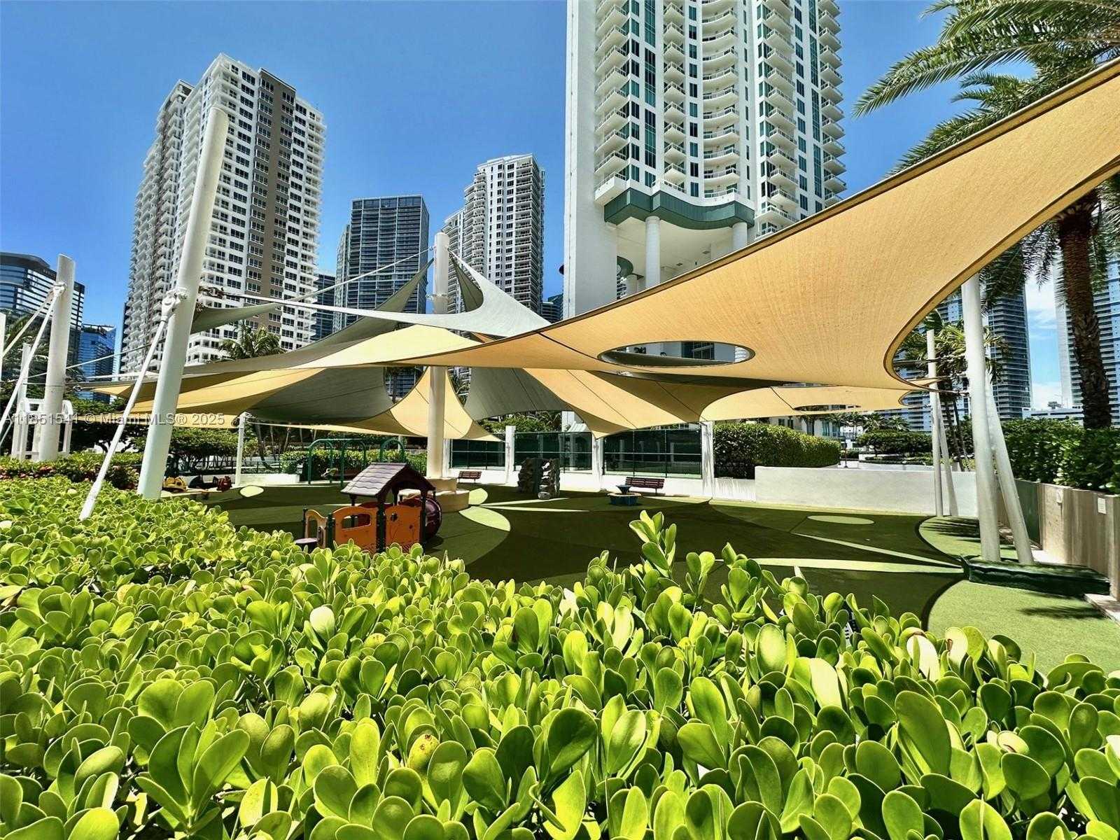 Small Image of 808 BRICKELL KEY DR #1008, Miami Number 55