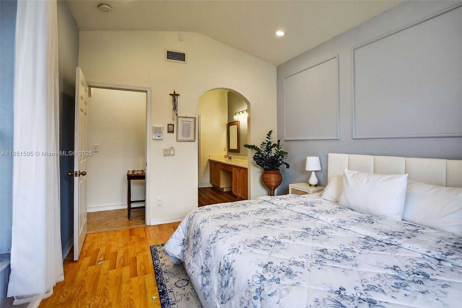 Small Image of 13174 NORTH WEST 9TH CT, Pembroke Pines Number 13